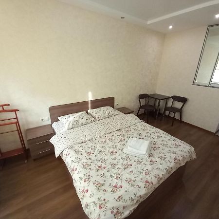 Smart Apartments Drahomanova 2А Киев Экстерьер фото