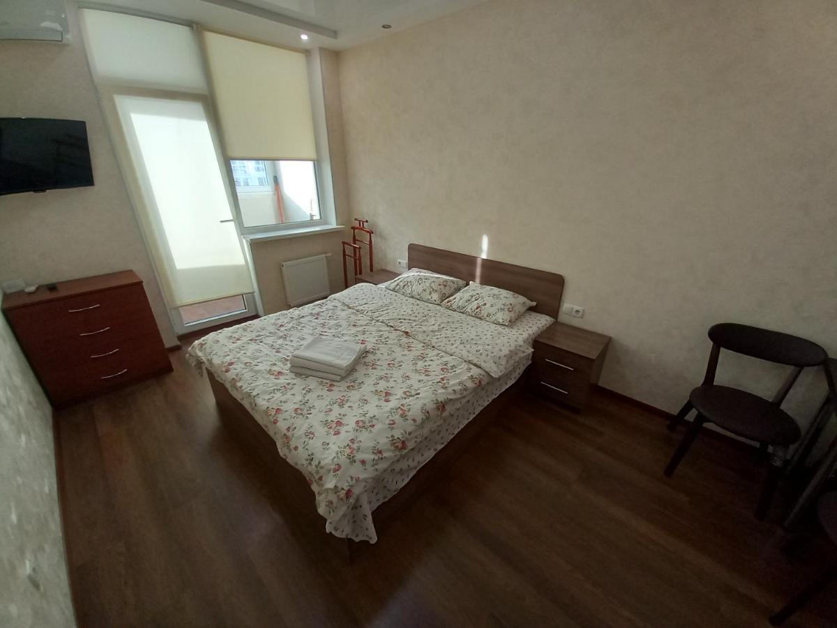 Smart Apartments Drahomanova 2А Киев Экстерьер фото