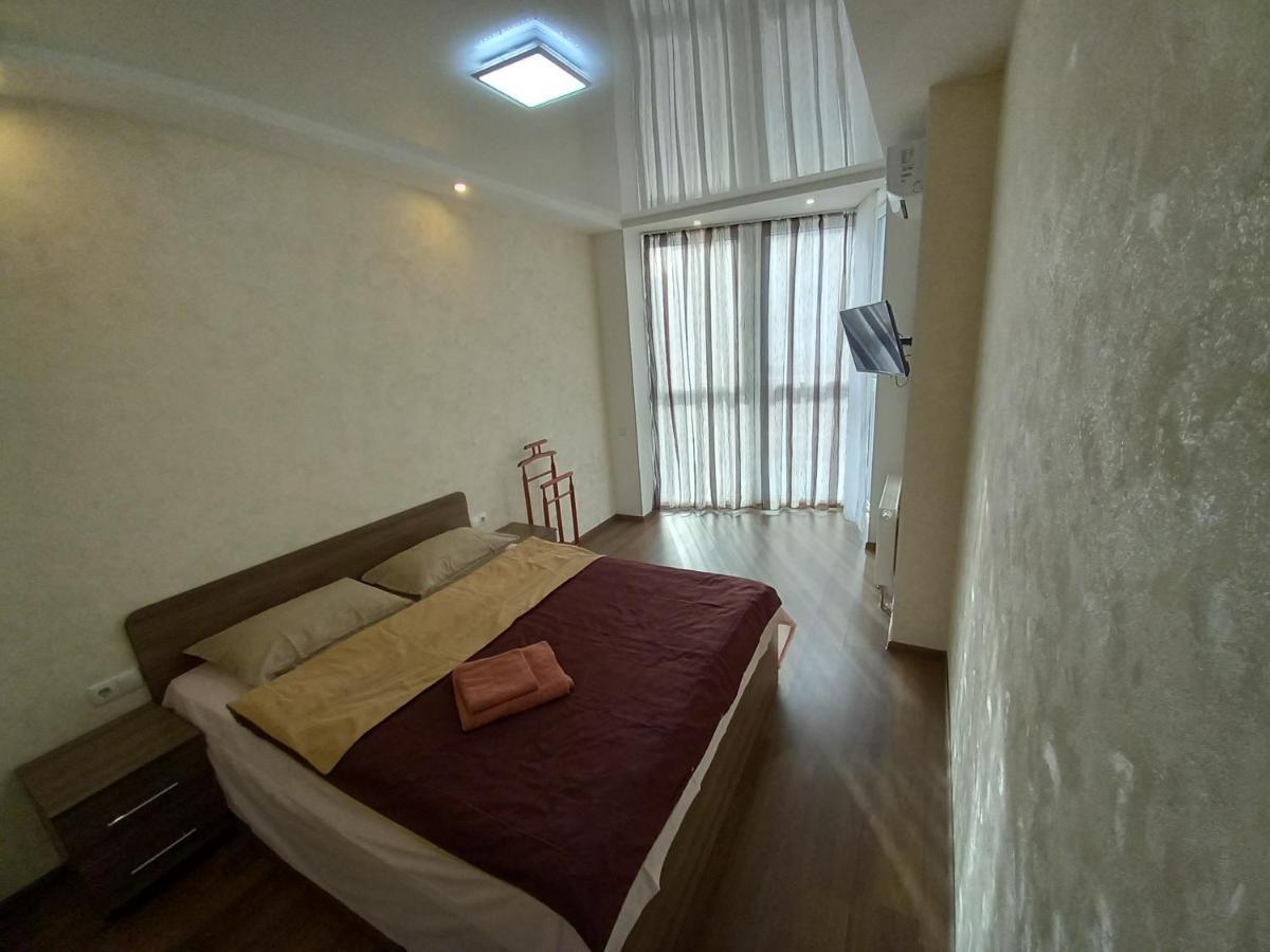 Smart Apartments Drahomanova 2А Киев Экстерьер фото